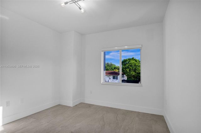 3433 SW 16th Ter, Miami, FL 33145