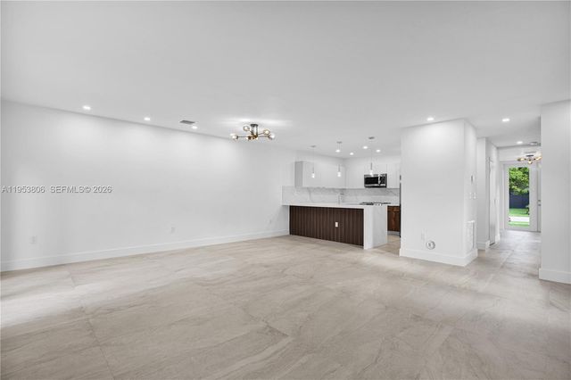 3433 SW 16th Ter, Miami, FL 33145