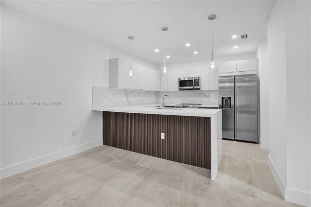 3433 SW 16th Ter, Miami, FL 33145