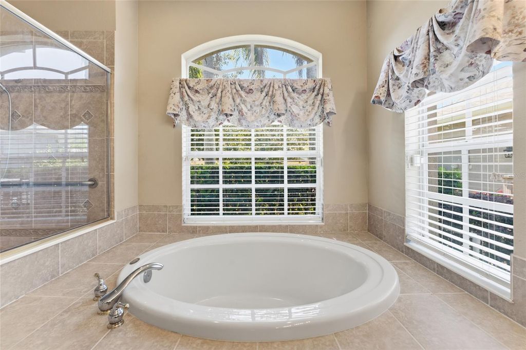 Image 15 of property listing at 5925 JEFFERSON PARK DRIVE, Tampa, FL 33625