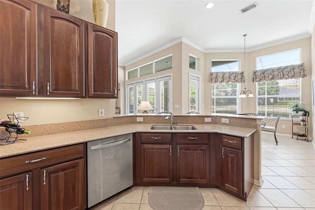 Image 18 of property listing at 5925 JEFFERSON PARK DRIVE, Tampa, FL 33625