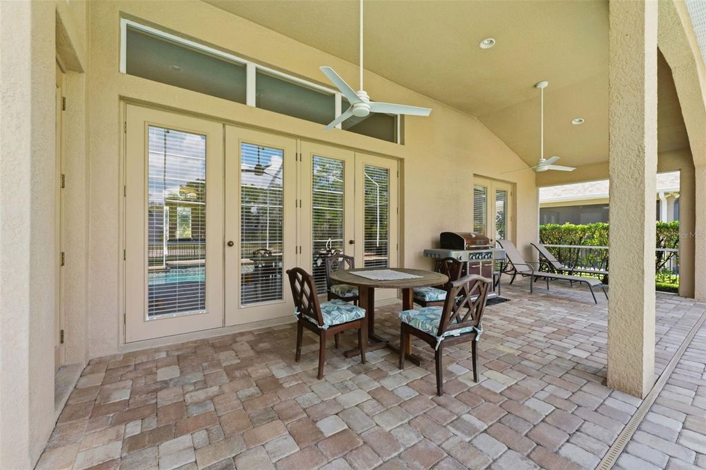 Image 34 of property listing at 5925 JEFFERSON PARK DRIVE, Tampa, FL 33625