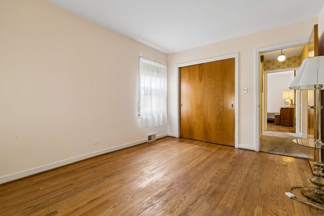 5618 N Kenneth Avenue, Chicago, IL 60646