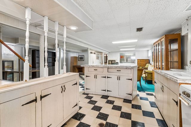 5618 N Kenneth Avenue, Chicago, IL 60646