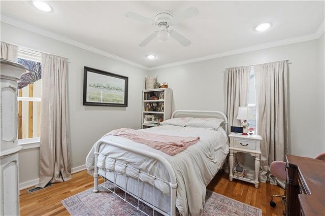 2916 S Northern Boulevard, Independence, MO 64052