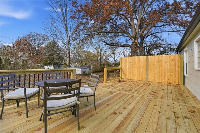 2916 S Northern Boulevard, Independence, MO 64052