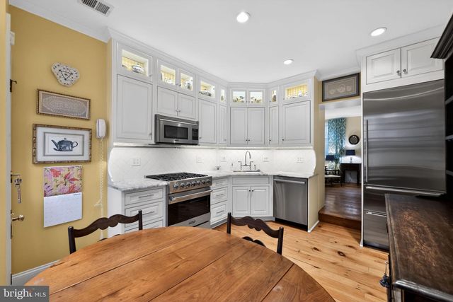 422 S CAMAC ST, Philadelphia, PA 19147