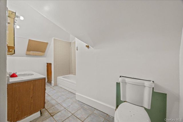 512 Warburton Avenue, Yonkers, NY 10701