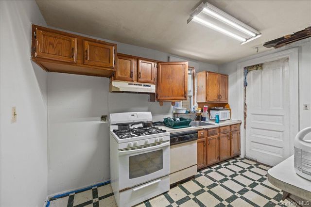 512 Warburton Avenue, Yonkers, NY 10701