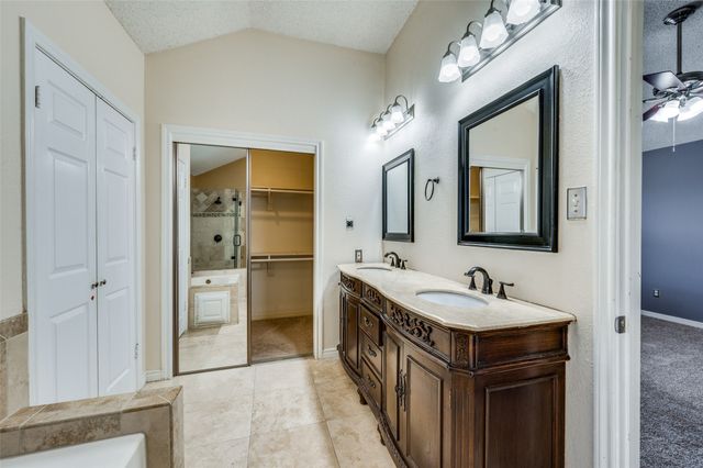 804 Santa fe Trail, Irving, TX 75063