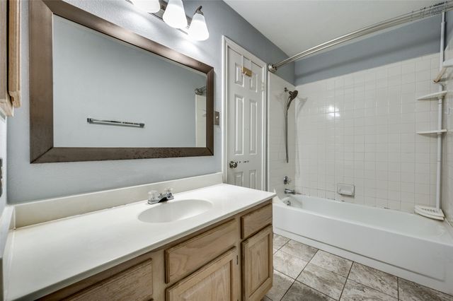 804 Santa fe Trail, Irving, TX 75063