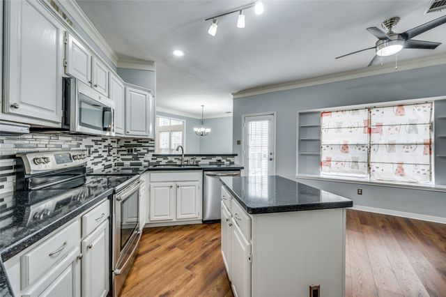 804 Santa fe Trail, Irving, TX 75063