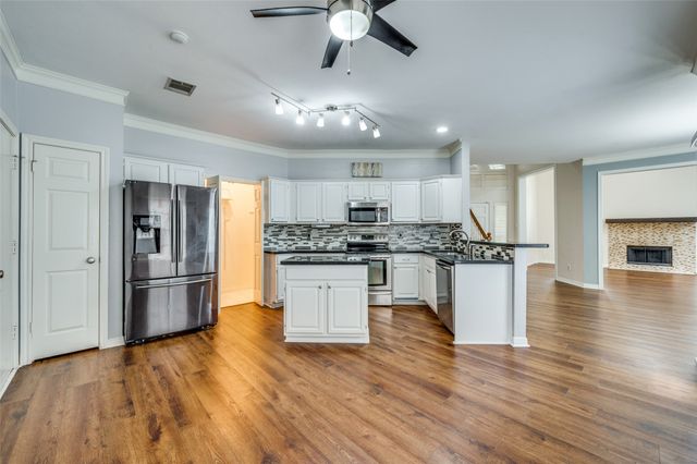 804 Santa fe Trail, Irving, TX 75063