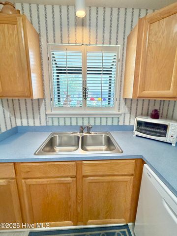 3156 Fox Run Drive, Kinston, NC 28504