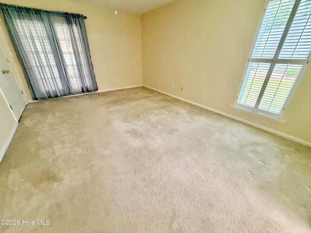 3156 Fox Run Drive, Kinston, NC 28504
