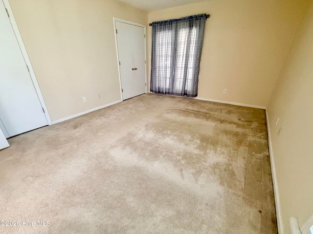 3156 Fox Run Drive, Kinston, NC 28504