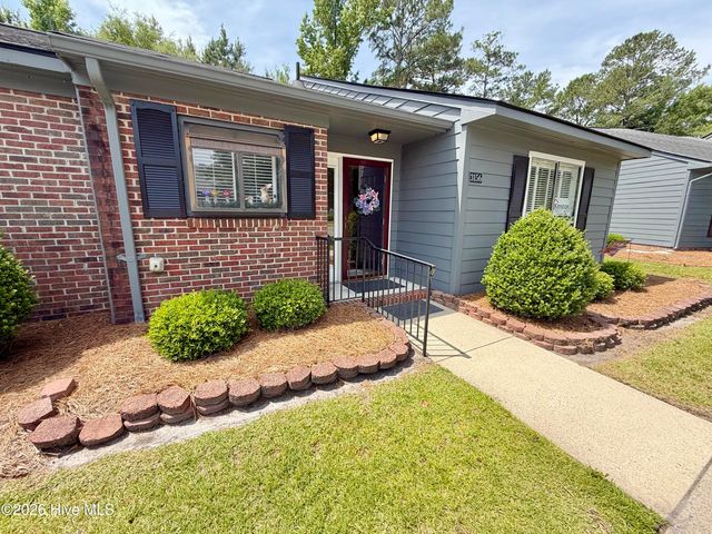 3156 Fox Run Drive, Kinston, NC 28504