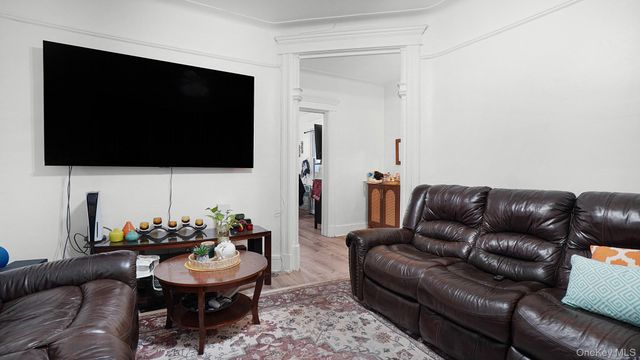 102-12 85th Road, Richmond Hill, NY 11418