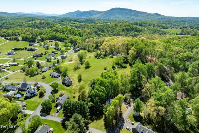 101 Knobb Hill Road, Johnson City, TN 37601