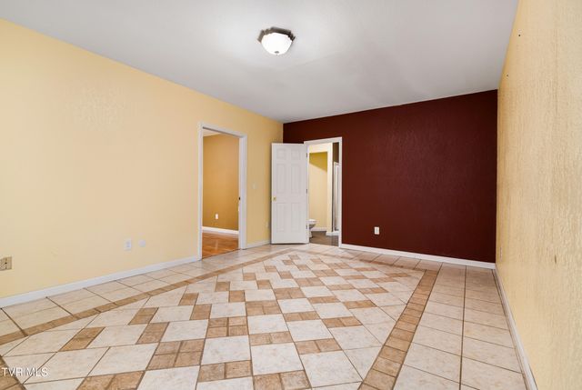 101 Knobb Hill Road, Johnson City, TN 37601