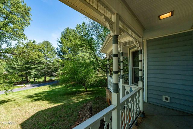 101 Knobb Hill Road, Johnson City, TN 37601