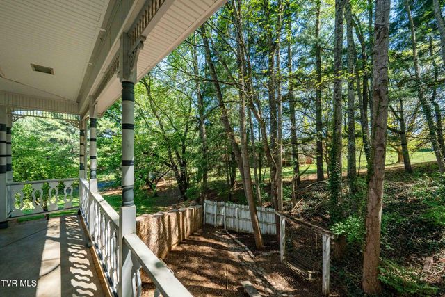 101 Knobb Hill Road, Johnson City, TN 37601