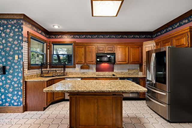 101 Knobb Hill Road, Johnson City, TN 37601