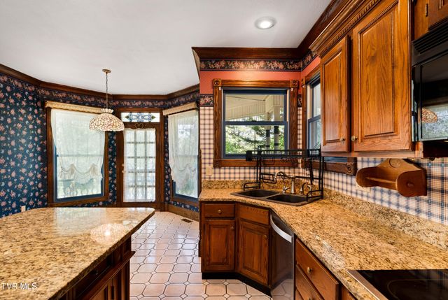 101 Knobb Hill Road, Johnson City, TN 37601