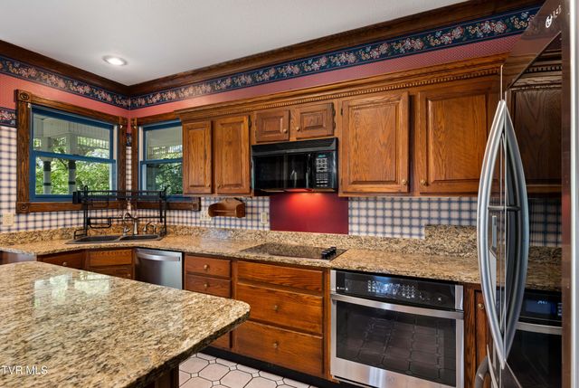 101 Knobb Hill Road, Johnson City, TN 37601