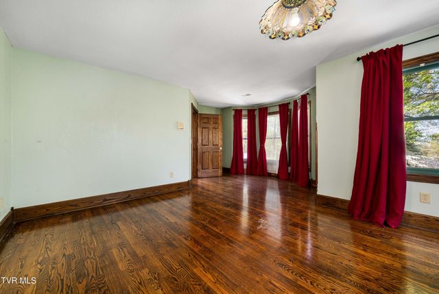 101 Knobb Hill Road, Johnson City, TN 37601