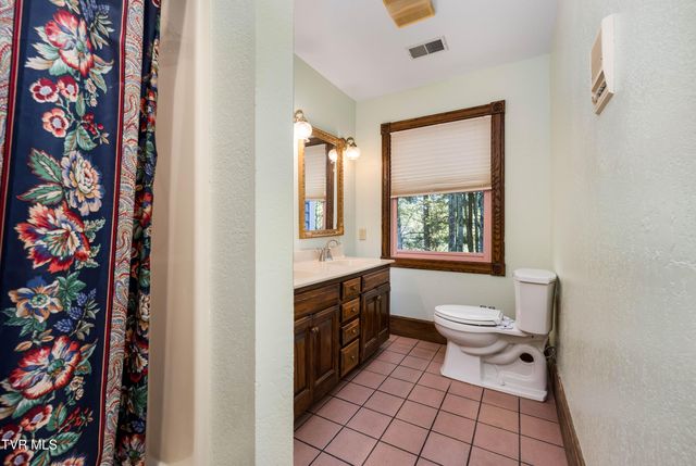 101 Knobb Hill Road, Johnson City, TN 37601