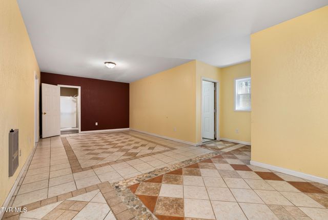 101 Knobb Hill Road, Johnson City, TN 37601