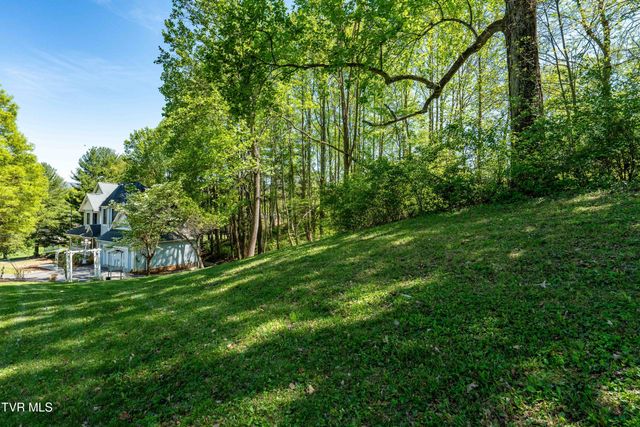 101 Knobb Hill Road, Johnson City, TN 37601