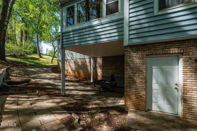 101 Knobb Hill Road, Johnson City, TN 37601