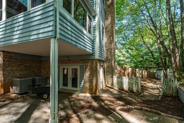 101 Knobb Hill Road, Johnson City, TN 37601