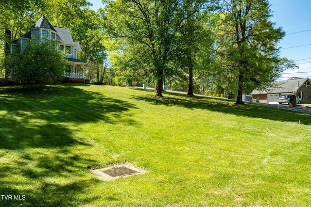 101 Knobb Hill Road, Johnson City, TN 37601