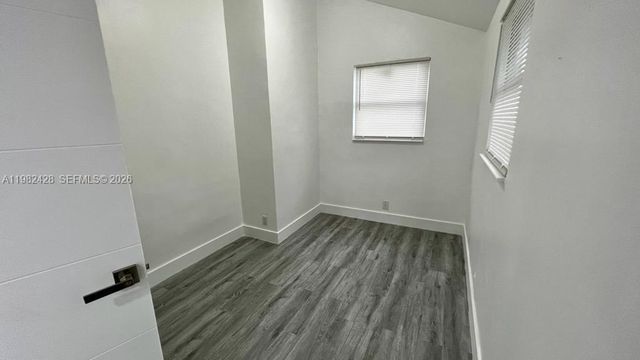 1033 NW 3rd Ave 2, Fort Lauderdale, FL 33311