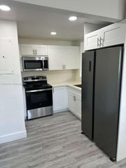 1033 NW 3rd Ave 2, Fort Lauderdale, FL 33311