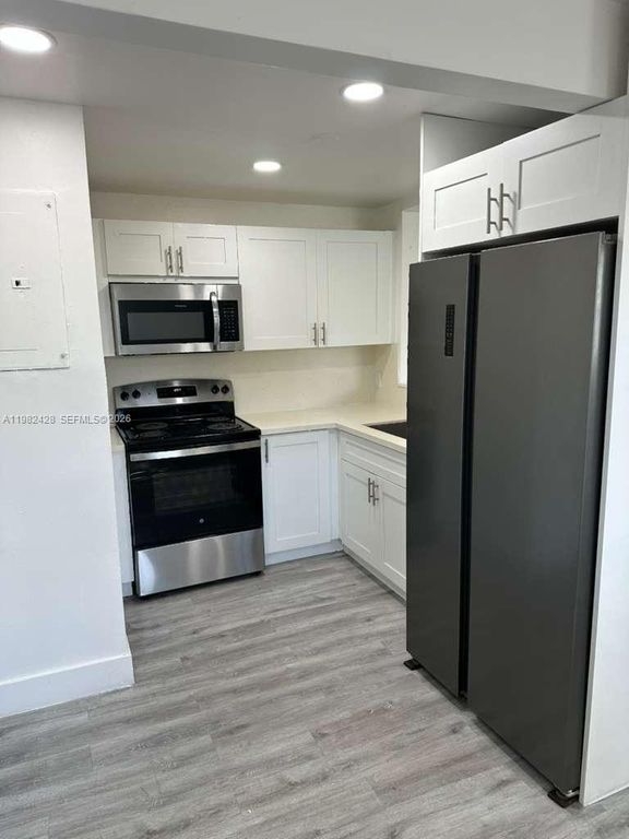 1033 NW 3rd Ave 2, Fort Lauderdale, FL 33311