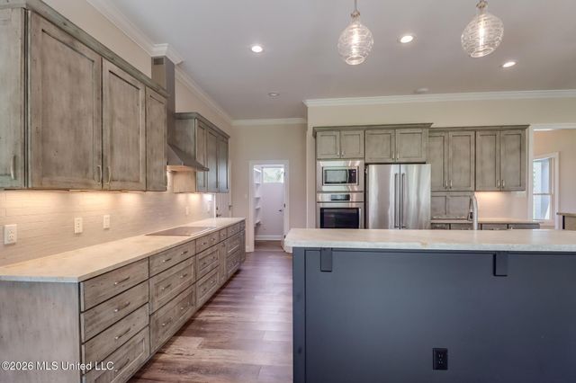 195 Pinecrest Drive, Poplarville, MS 39470