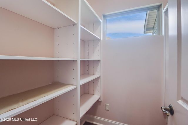 195 Pinecrest Drive, Poplarville, MS 39470