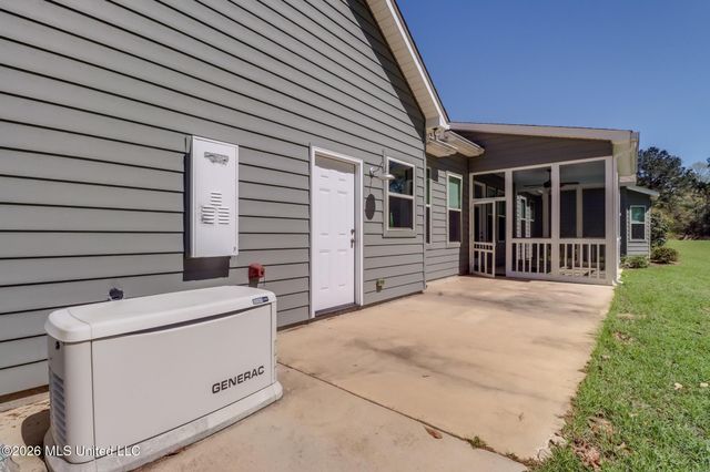 195 Pinecrest Drive, Poplarville, MS 39470