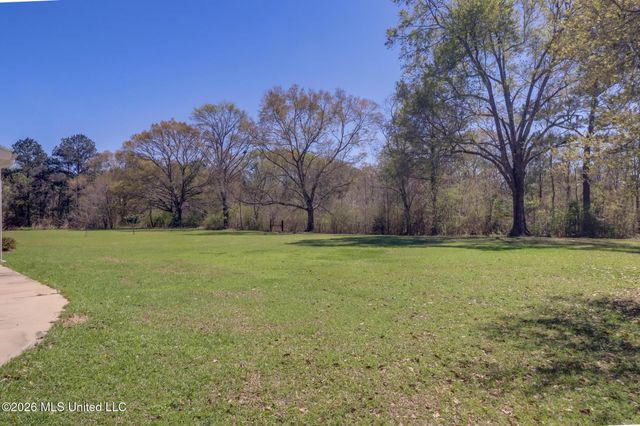 195 Pinecrest Drive, Poplarville, MS 39470