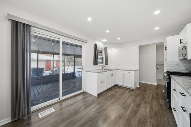 7635 S Oconto Avenue, Bridgeview, IL 60455