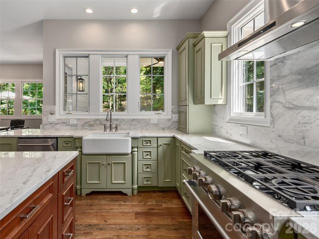 1910 Bearberry Lane, Asheville, NC 28803