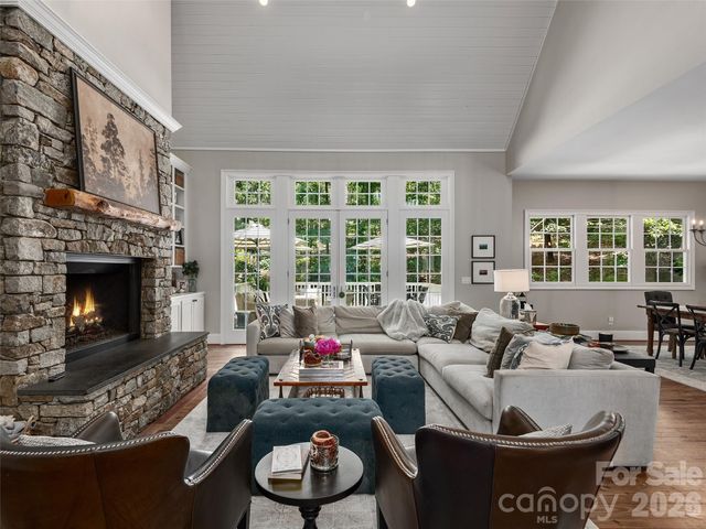 1910 Bearberry Lane, Asheville, NC 28803