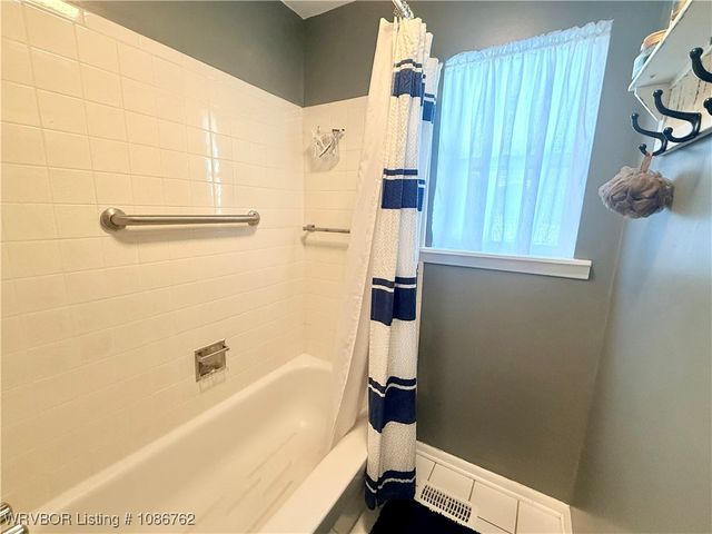 825 Berry Street, Greenwood, AR 72936