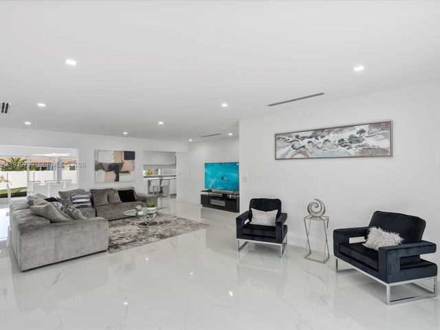 4901 Grant St, Hollywood, FL 33021