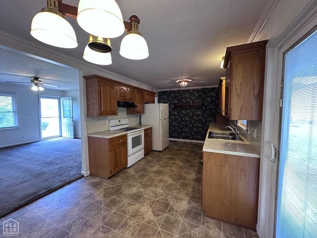 865 N 2nd Avenue, Piggott, AR 72454