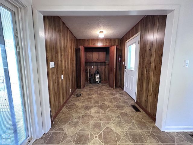 865 N 2nd Avenue, Piggott, AR 72454